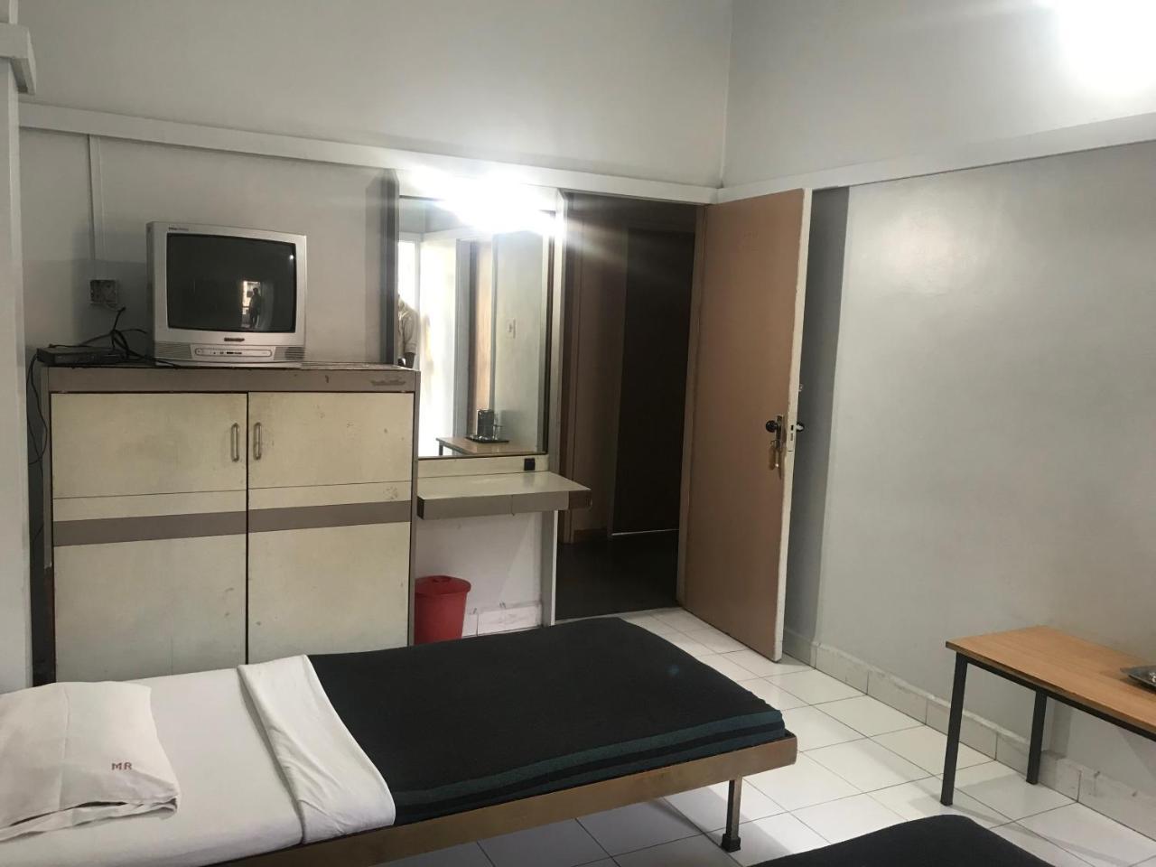 Hotel Maurya Residency Pune Esterno foto